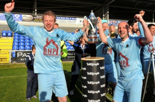 crown paddy lift trophy